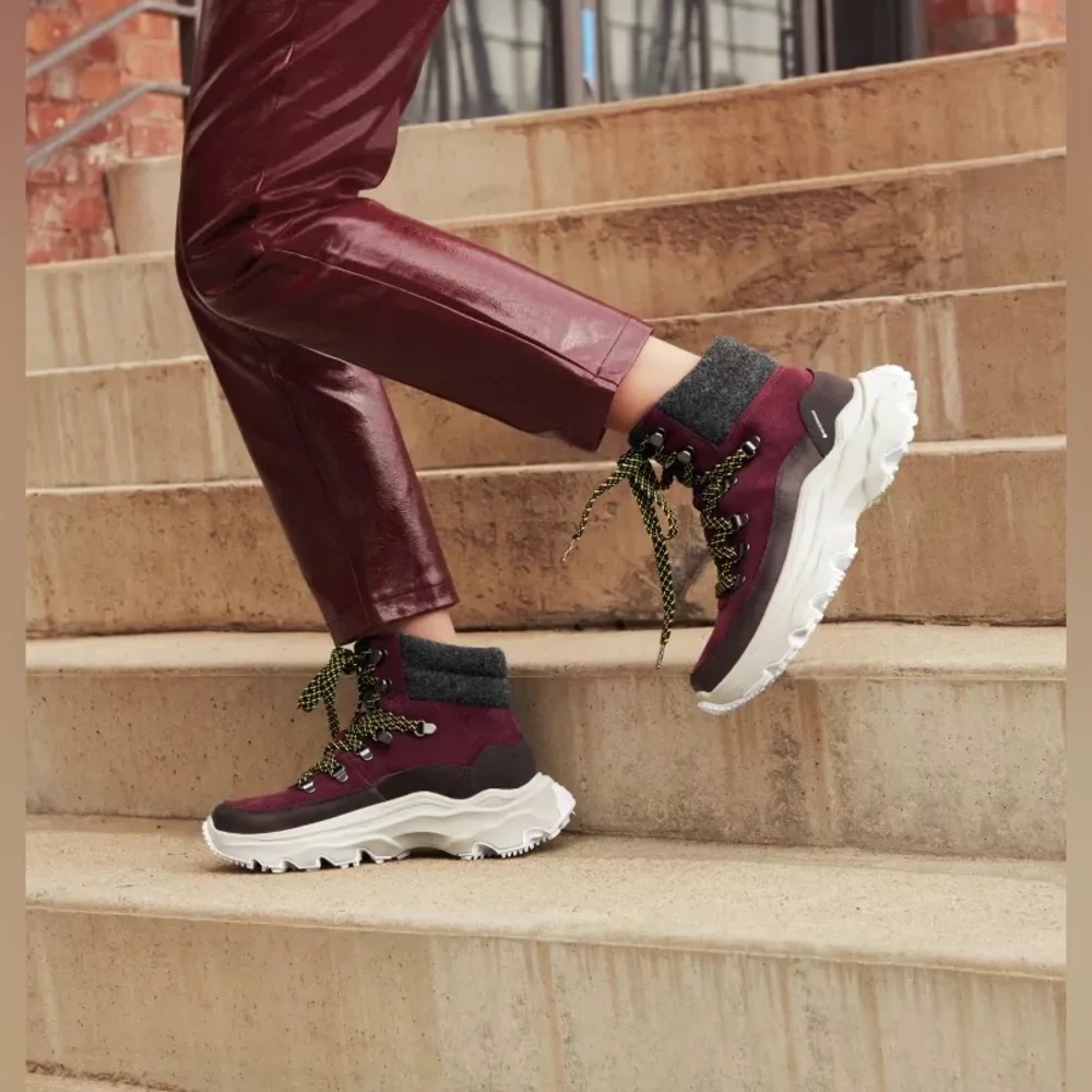 New Sorel Kinetic Breakthru Conquest Sneaker Boots- New Cinder/Bloodstone